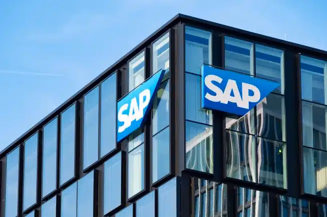 SAP eğitimi veren kurumları karşılaştıran rehber görseli